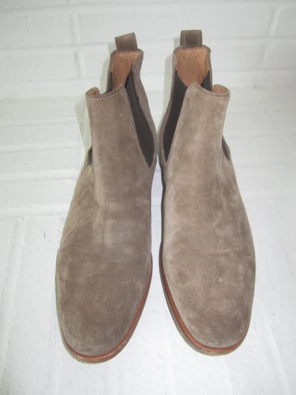 VINCE Suede Chelsea Boots Men’s 8 M EU 41